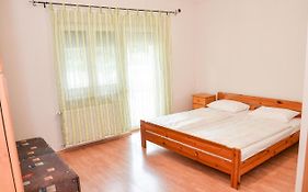 Gabor Aron Apartman